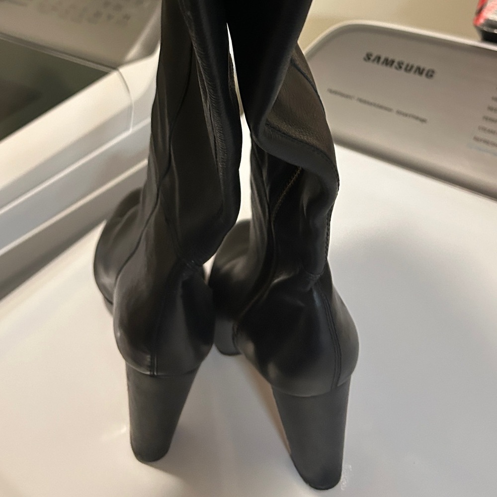 Tory Burch‼️ Clf lgth 3” Blk boots w/gold trim!